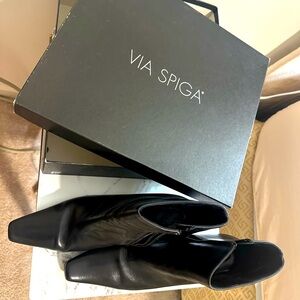 Via Spiga short heeled boots, made in Italy, real leather, size 8, hardly worn